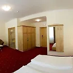Aktivhotel Weisser Hirsch Hotel 4*