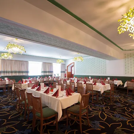 Aktivhotel Weisser Hirsch 4* Мариацелль