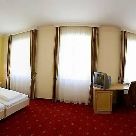Hotel Aktivhotel Weisser Hirsch 4*