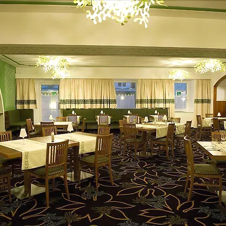 Aktivhotel Weisser Hirsch 4* Мариацелль