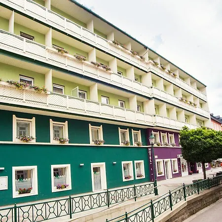 Aktivhotel Weisser Hirsch Szálloda 4*
