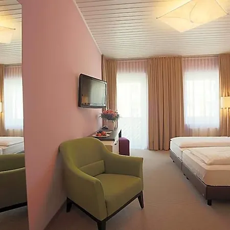 מלון Aktivhotel Weisser Hirsch 4*