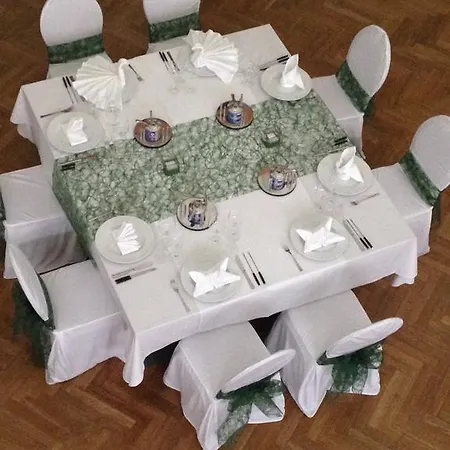 Отель Aktivhotel Weisser Hirsch 4*